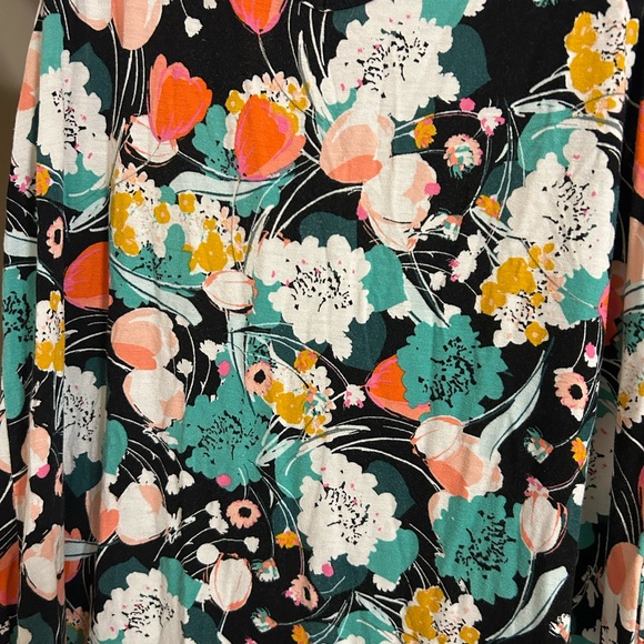 a.n.a Floral Scoop Neck Multicolor Size Medium Tank Top - Picture 2 of 3